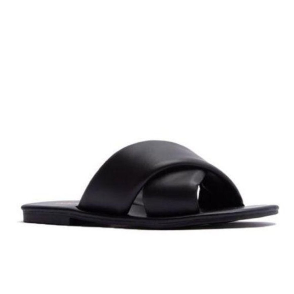 !! NEW !! Criss Cross Padded Slide Sandals in Black - Picture 2 of 6